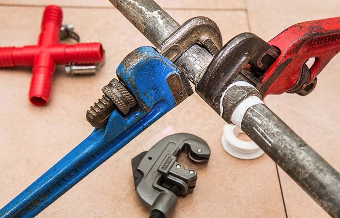 5 Plumbing Disasters That Need Immediate Professional Attention